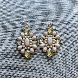 🌴 Lilly Pulitzer Large Elegant Gold and White Sparkly Dangle Earrings 💎